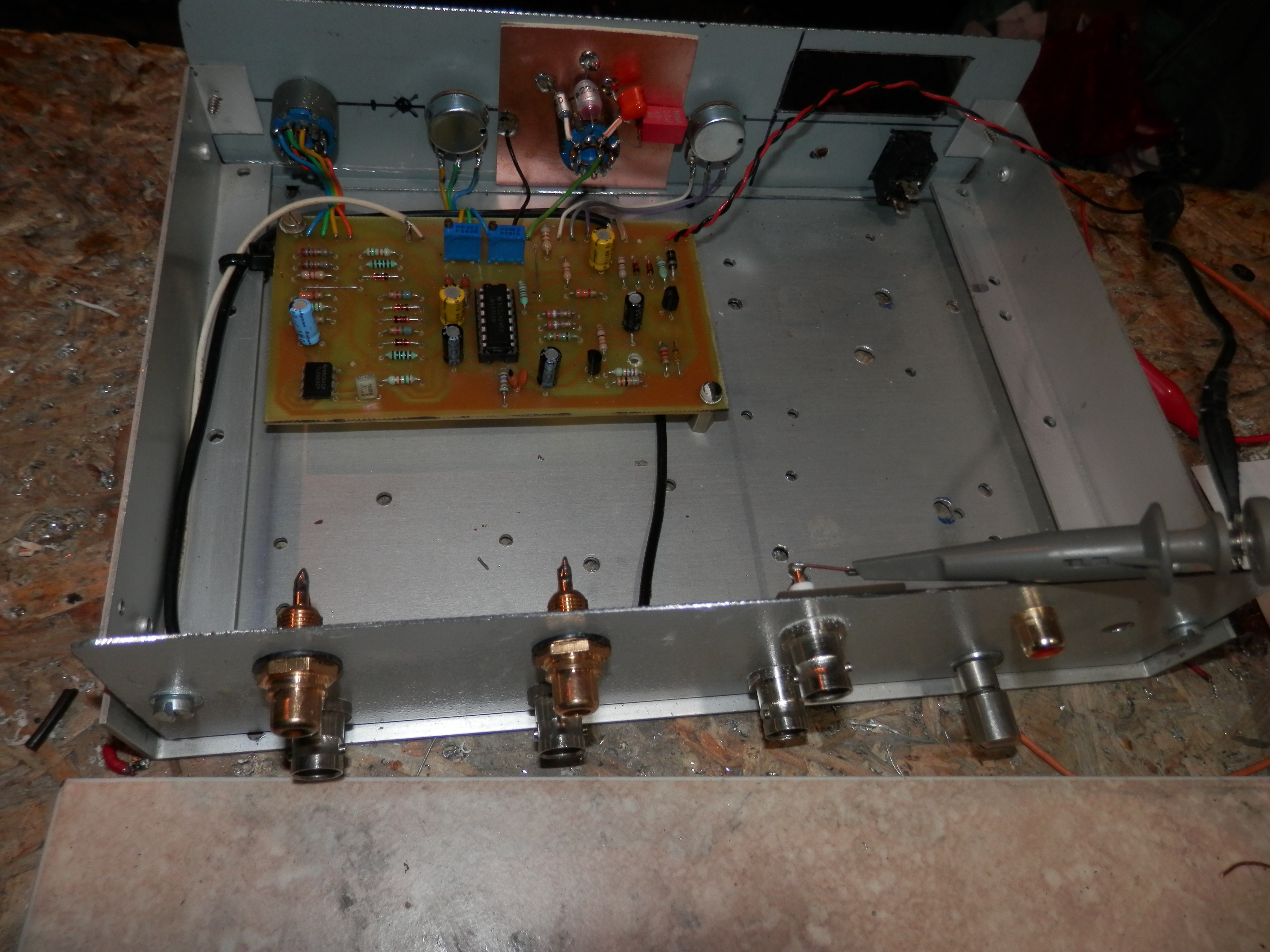 GENERATOR FUNKCIJA - Kućište (Dackotronic)