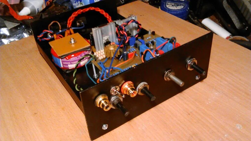 LOW THD AUDIO GENERATOR - Prednja Strana (HomeMadeAudioProject)